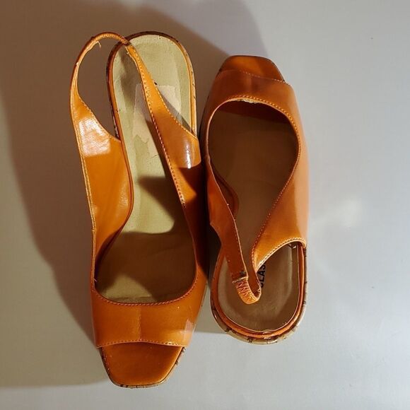 CLASSIFIED WOMEN"S WEDGE STYLE OPEN TOE SANDAL - Picture 7 of 16